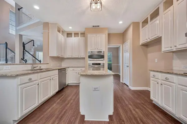 8704 Stonecrest Drive, Irving, TX 75063