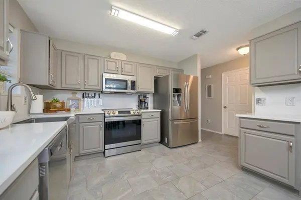 6354 Stonewater Bend Trail, Fort Worth, TX 76179