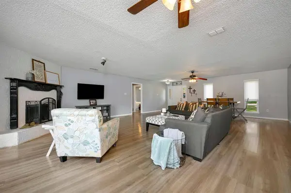 2727 Buffalo Drive, Arlington, TX 76013