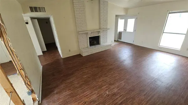 4005 Engleman Street, Fort Worth, TX 76137