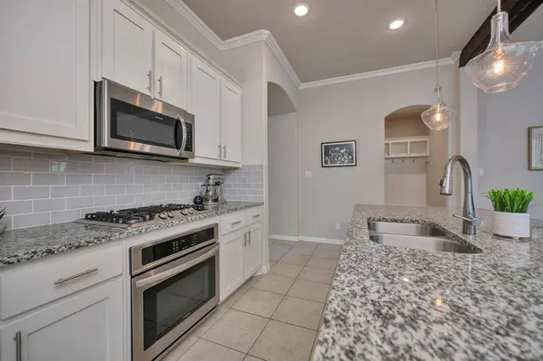 1652 Victoria Drive, Fort Worth, TX 76131