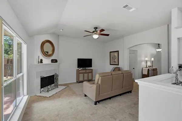 214 Branch Bend, Euless, TX 76039