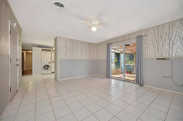 7004 Meadowbrook Drive, Fort Worth, TX 76112