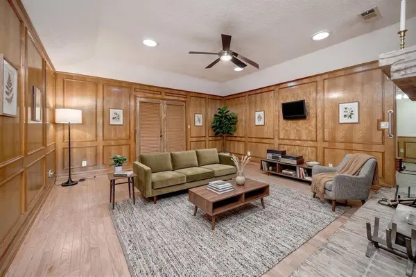 408 Chimney Hill Circle, Mansfield, TX 76063