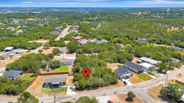 2513 Creekview Drive, Granbury, TX 76048