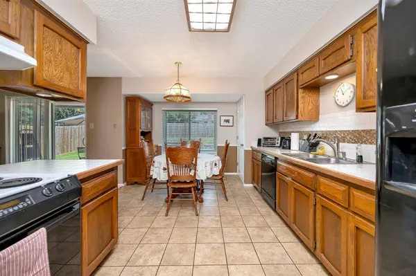 6453 Starnes Road, Watauga, TX 76148