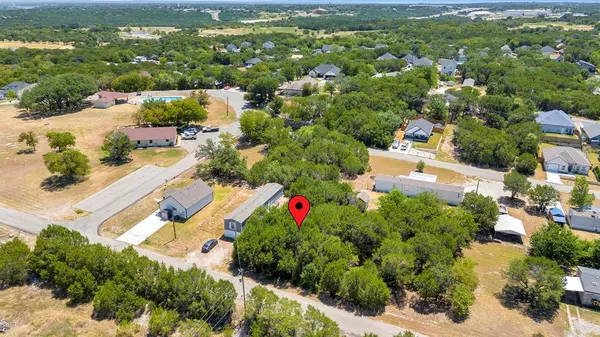 915 Bosque River Drive, Granbury, TX 76048