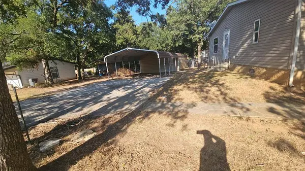 100 Live Oak Street, Sanctuary, TX 76020