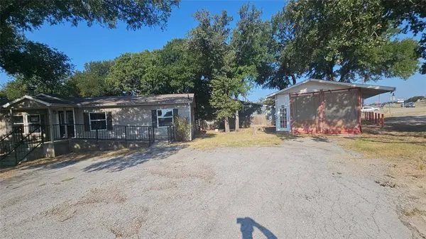 100 Live Oak Street, Sanctuary, TX 76020