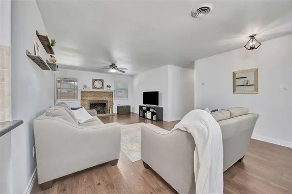 2812 Norwood Lane, Arlington, TX 76013