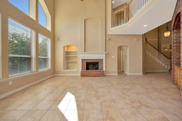 956 Water Oak Drive, Grapevine, TX 76051