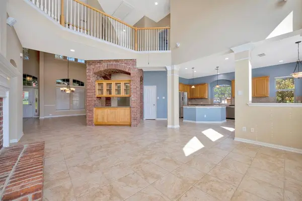 956 Water Oak Drive, Grapevine, TX 76051