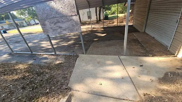 100 Live Oak Street, Sanctuary, TX 76020