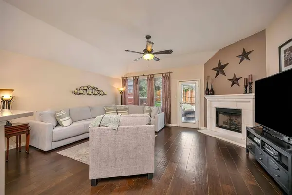 4985 Obrien Way, Fort Worth, TX 76244
