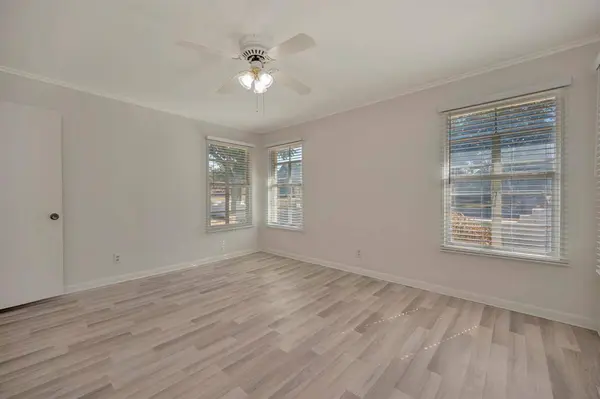 6106 Guilford Street, Forest Hill, TX 76119