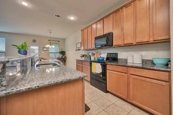 8105 Kurgan Trail, Fort Worth, TX 76131