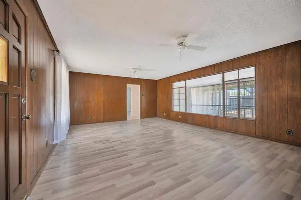 6106 Guilford Street, Forest Hill, TX 76119