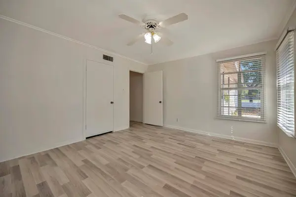 6106 Guilford Street, Forest Hill, TX 76119