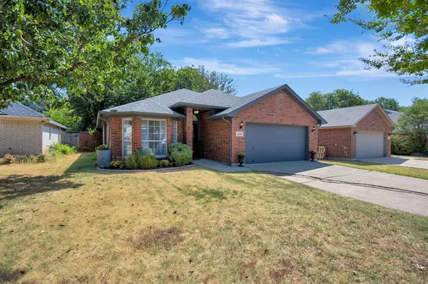 4220 Maryanne Place, Haltom City, TX 76137