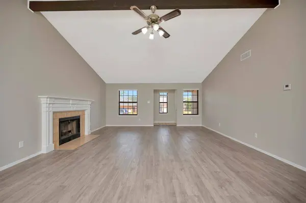 4210 Meadow Park Drive, Arlington, TX 76017
