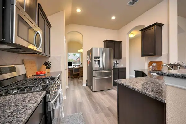 933 Keel Line Drive, Crowley, TX 76036