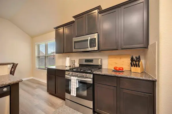 933 Keel Line Drive, Crowley, TX 76036