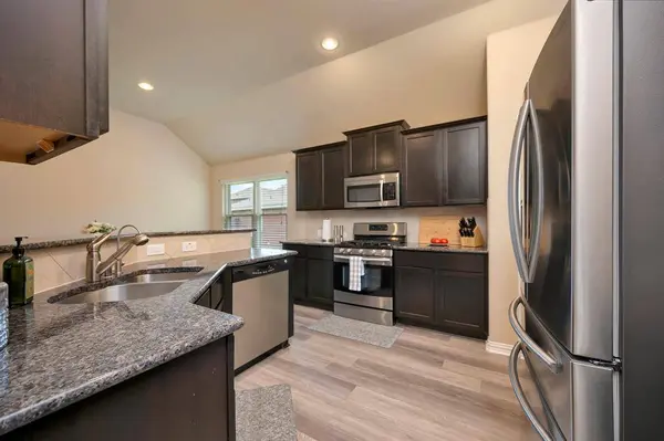 933 Keel Line Drive, Crowley, TX 76036