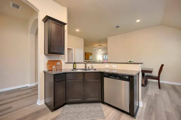 933 Keel Line Drive, Crowley, TX 76036