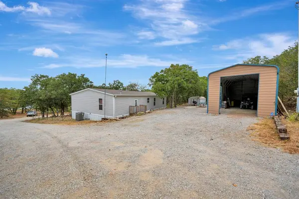 445 Lakeside Drive, Bowie, TX 76230