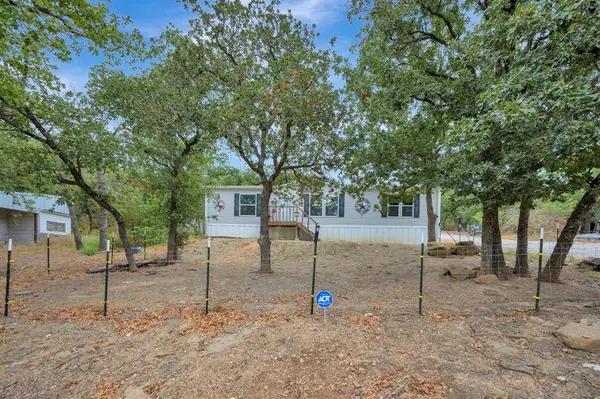 445 Lakeside Drive, Bowie, TX 76230