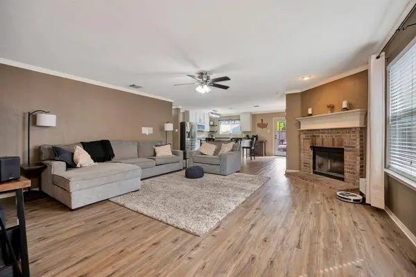 10860 Braemoor Drive, Fort Worth, TX 76052