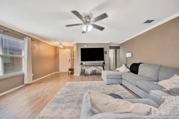 10860 Braemoor Drive, Fort Worth, TX 76052