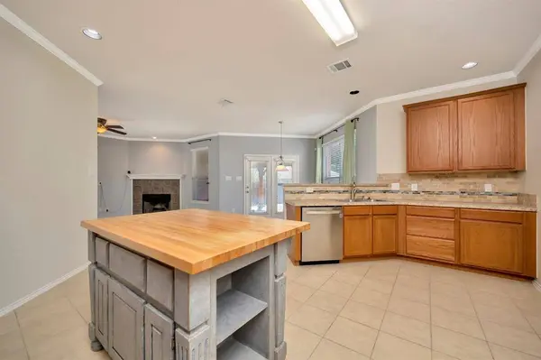 5728 Mountain Stream Trail, Fort Worth, TX 76244