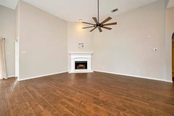 545 Wild Ivy Trail, Fort Worth, TX 76052