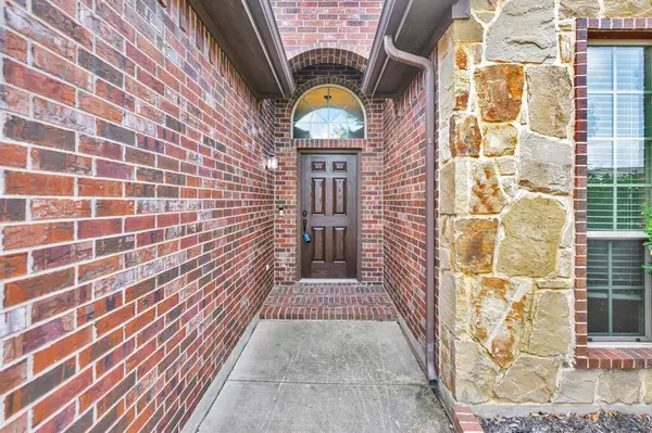 545 Wild Ivy Trail, Fort Worth, TX 76052