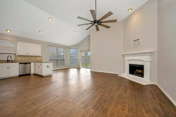545 Wild Ivy Trail, Fort Worth, TX 76052