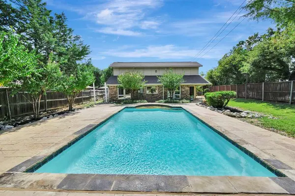 2101 Holt Road, Arlington, TX 76006