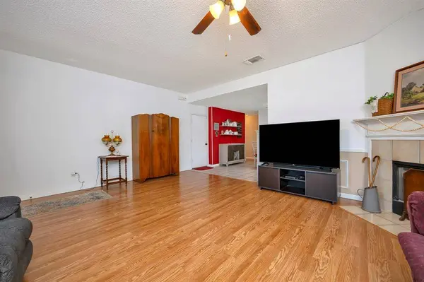 936 Fenway Lane, Saginaw, TX 76179