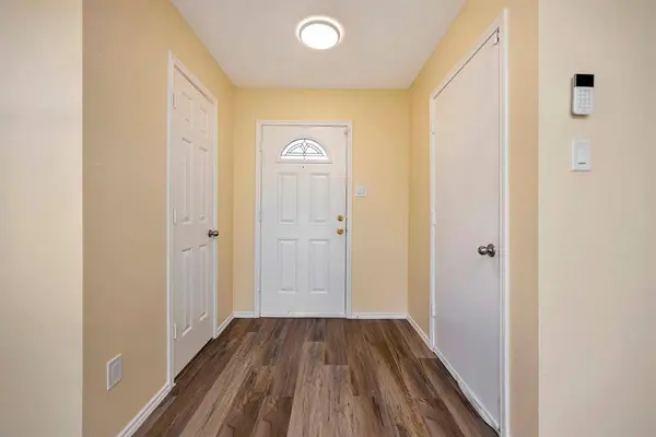232 Crescent Ridge Drive, Fort Worth, TX 76140