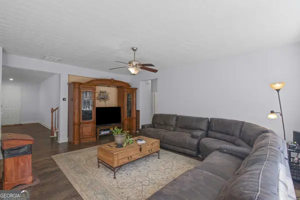 35 Timber LN, Newnan, GA 30265