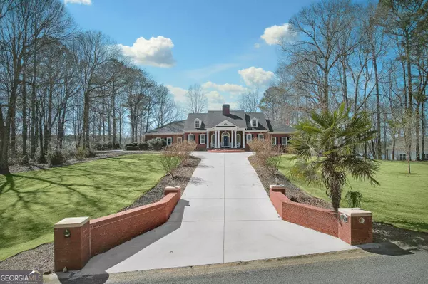 300 Island Cove DR, Newnan, GA 30263