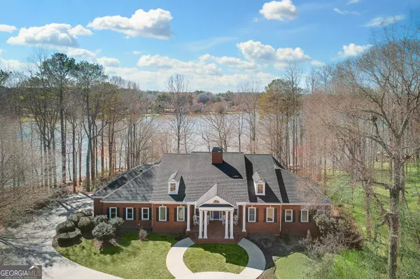 300 Island Cove DR, Newnan, GA 30263