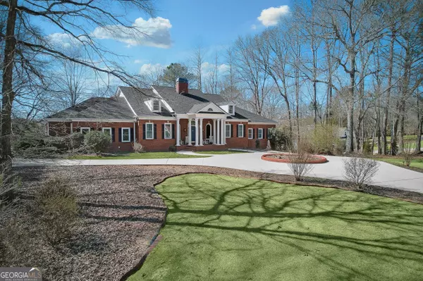 300 Island Cove DR, Newnan, GA 30263