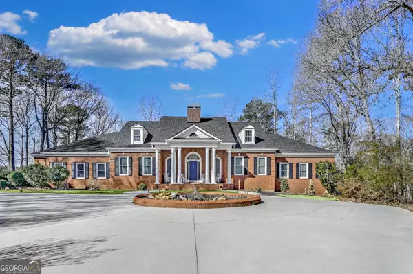 300 Island Cove DR, Newnan, GA 30263