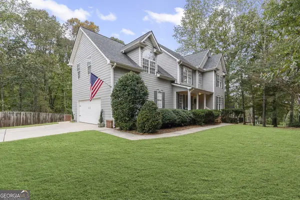 10 Cove DR, Newnan, GA 30263