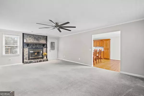 8 Cameron ST, Moreland, GA 30259