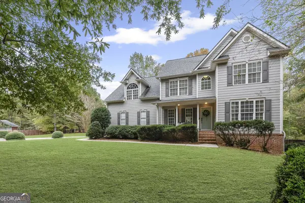 10 Cove DR, Newnan, GA 30263