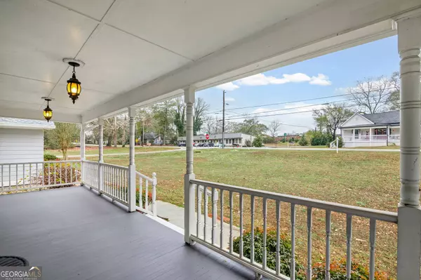 8 Cameron ST, Moreland, GA 30259