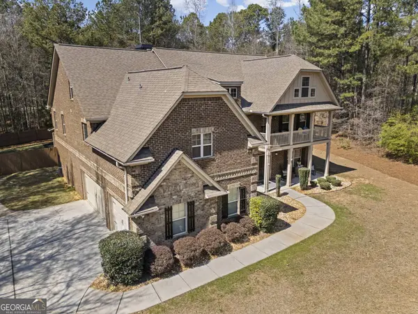 8 Ranan LN, Newnan, GA 30263