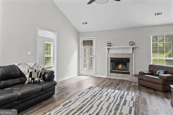 5 Queens CT, Sharpsburg, GA 30277